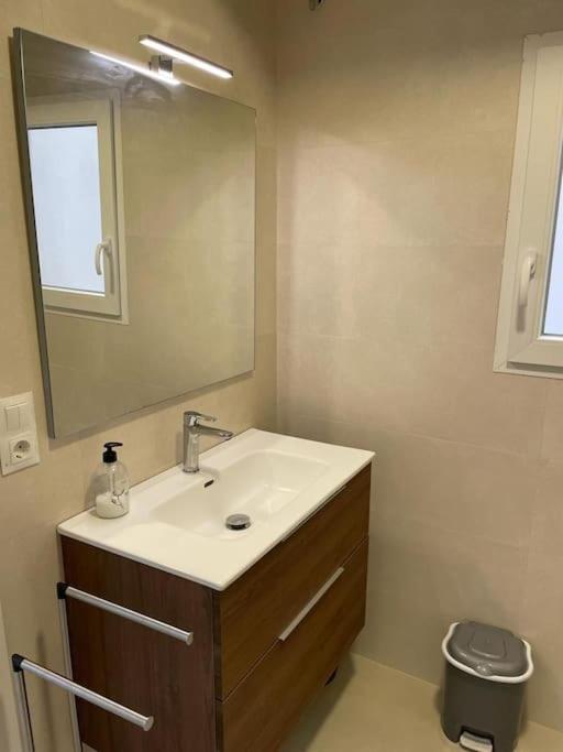 Reformado Con Vistas Al Mar Apartment Нерха Екстериор снимка
